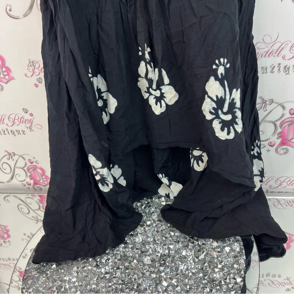 Hugs and kisses dress smocked Hawaii Chic Black and White Floral Maxi flowy - Picture 4 of 12